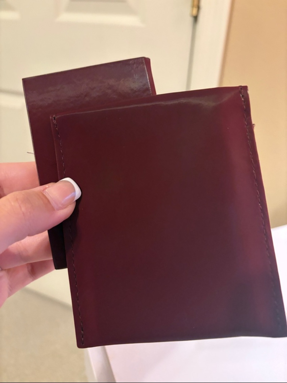 NEW Gucci Beauty Leather Maroon Mirror & Case Limited Edition - Picture 3 of 3